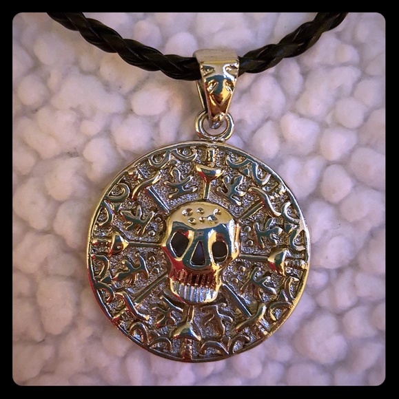 Skull Necklace!! - Picture 1 of 3